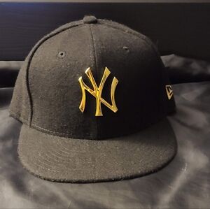Black Yankees MLB Logo Cap